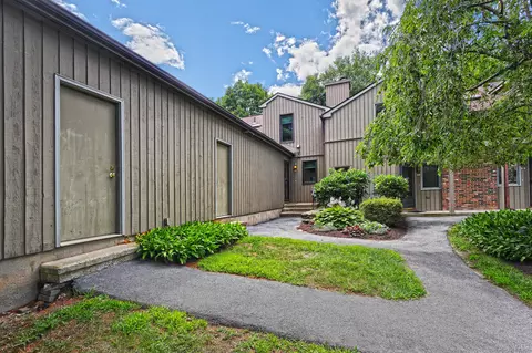 31 Far View Cmns #31, Southbury, CT 06488