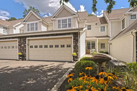 160 Kyles Way #160, Shelton, CT 06484