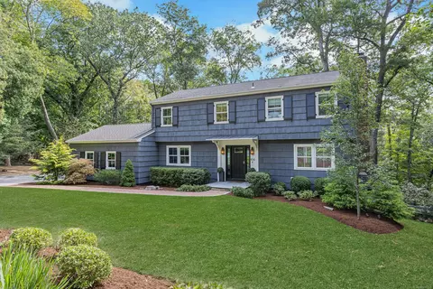 109 E Cross Rd, Stamford, CT 06907