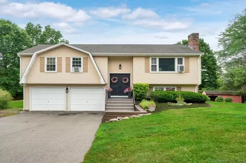 15 Diane Dr, Cromwell, CT 06416