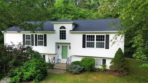 19 Peach Tree Hill Ave, Ledyard, CT 06339