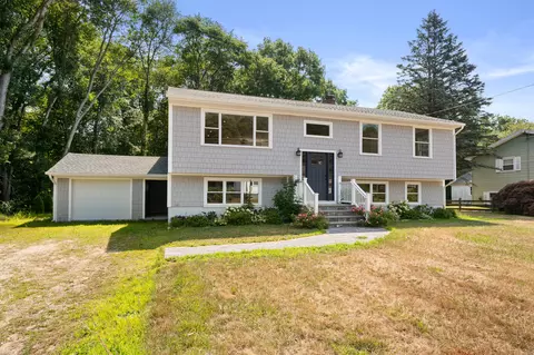 146 Black Point Rd, Niantic, CT 06357