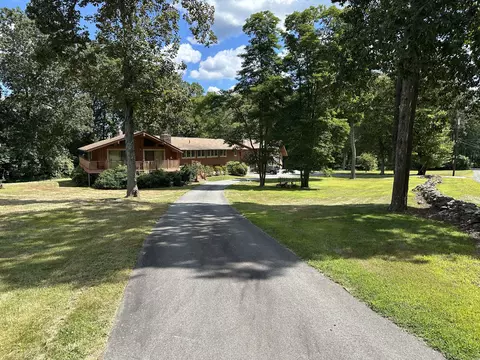 14 Kenilworth Dr, Killingworth, CT 06419