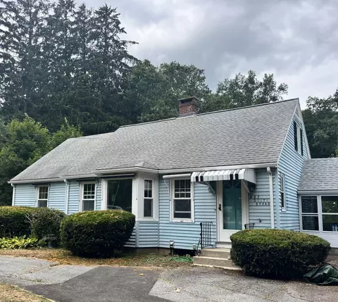 233 S Broad St, Pawcatuck, CT 06379