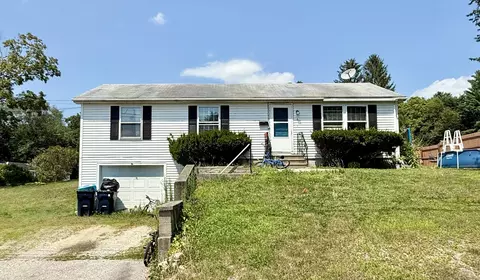 6 James St E, Putnam, CT 06260