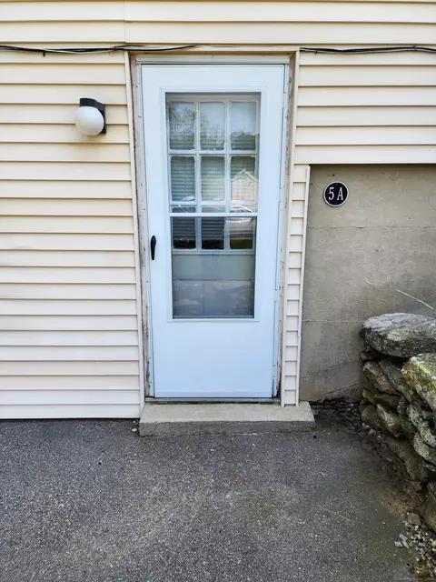 5 Poplar Ln #A, Mansfield, CT 06268