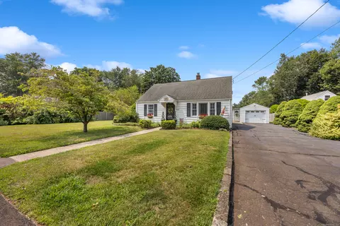 521 Pool Rd, North Haven, CT 06473