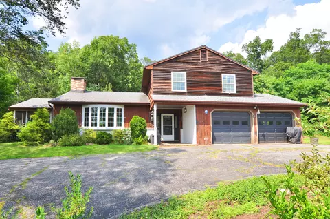 5 Old Shelter Rock Rd, Bethel, CT 06801