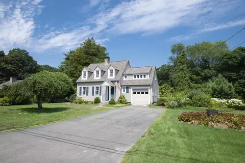 13 Maple Ave, Essex, CT 06426