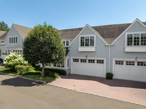 27 Kensett Ln #27, Darien, CT 06820