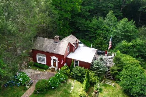 464 Roast Meat Hill Rd, Killingworth, CT 06419