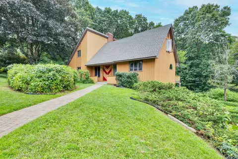76 Kent Dr, Manchester, CT 06042