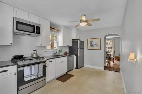 3 W Street Hts, Cromwell, CT 06416