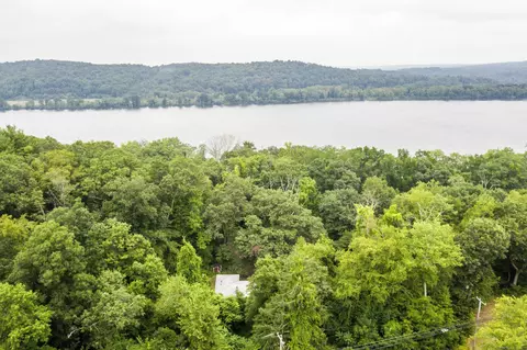 1086 Saybrook Rd, Haddam, CT 06438