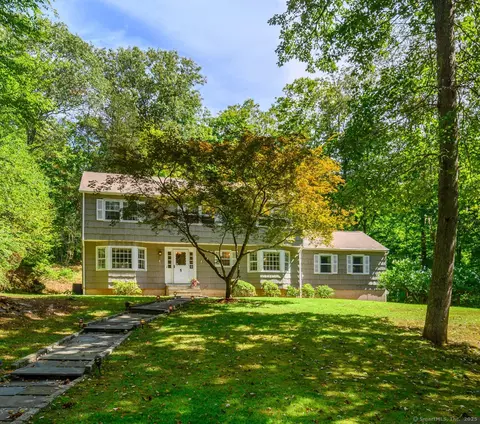 5 Woodland Way, Weston, CT 06883