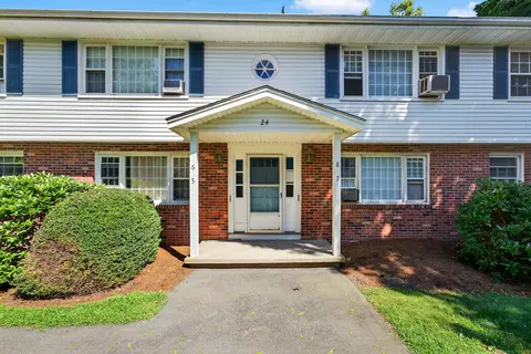 24 College St #5, Clinton, CT 06413