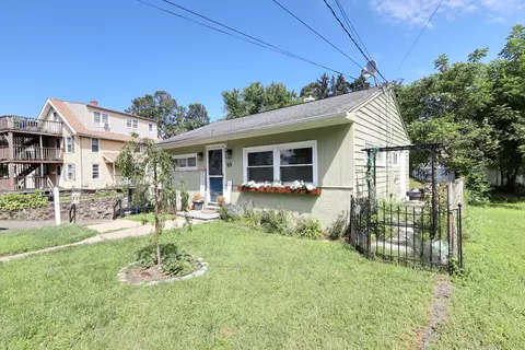 99 French St, Watertown, CT 06795