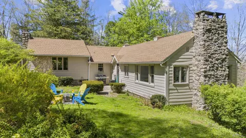 67 Obtuse Hill Rd, Brookfield, CT 06804