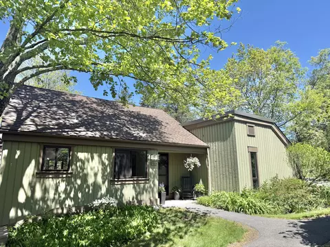 740 Heritage Vlg #B, Southbury, CT 06488