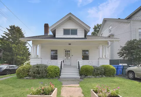 30 Helen St, Hamden, CT 06514
