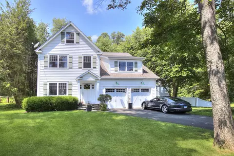 6 2 Charcoal Rd # -1, Norwalk, CT 06854