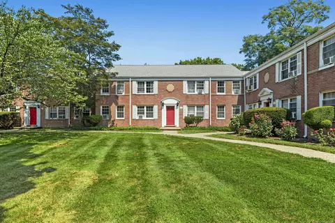 72 Standish Rd #4, Stamford, CT 06902