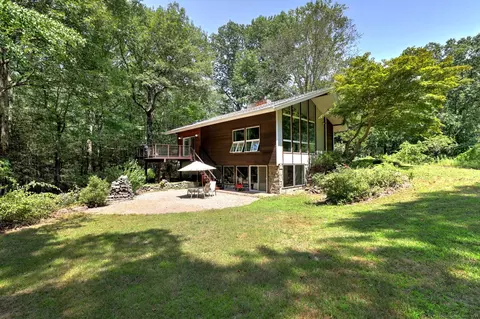576 Wheelers Farm Rd, Orange, CT 06477