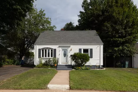 8 Thayer Rd, Hamden, CT 06514