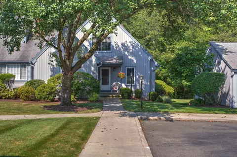 48 Gate Ridge Rd #48, Fairfield, CT 06825