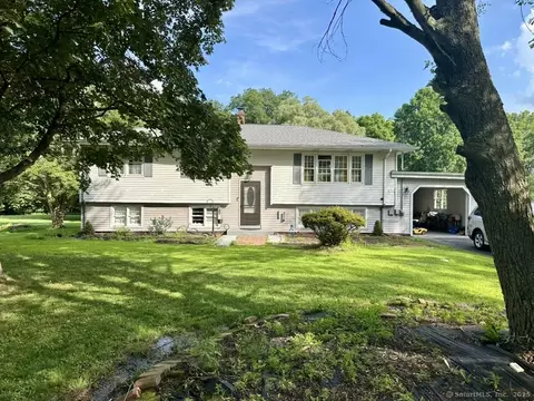 660 E Street St S, Suffield, CT 06078