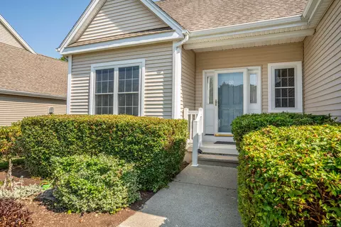 20 Spinnaker Dr #20, Niantic, CT 06357
