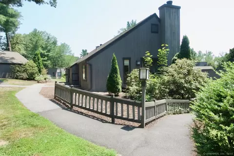 142 Mallard Dr #142, Avon, CT 06001