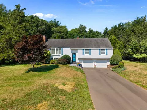 37 Riverside Ter, Madison, CT 06443