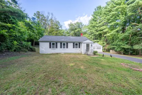 22 River Rd, New Milford, CT 06776