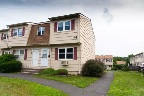 74 Round Tree Dr #1, Naugatuck, CT 06770