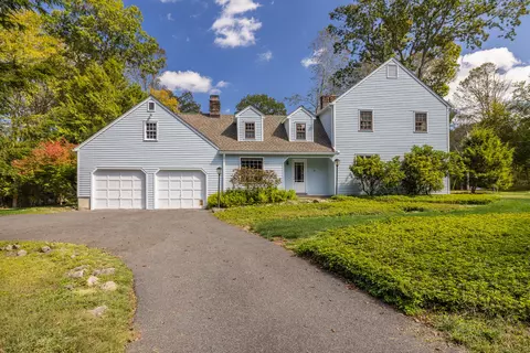 26 Surrey Ln, Southbury, CT 06488