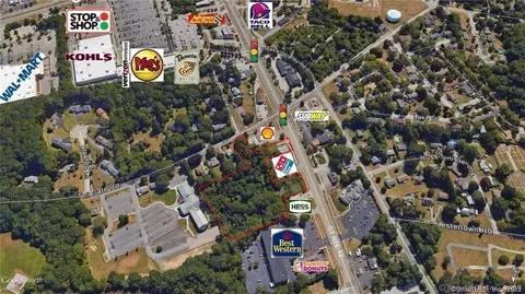 22 Toll Gate Rd, Groton, CT 06340