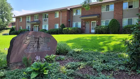 224 New Britain Ave #14, Unionville, CT 06085