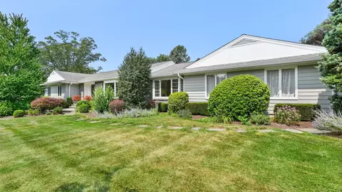 70 Harvest Moon Rd, Easton, CT 06612
