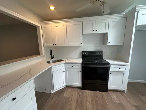 125 Courtyard Ln #125, Mansfield, CT 06268