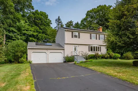 54 Pequot Rd, Plainville, CT 06062