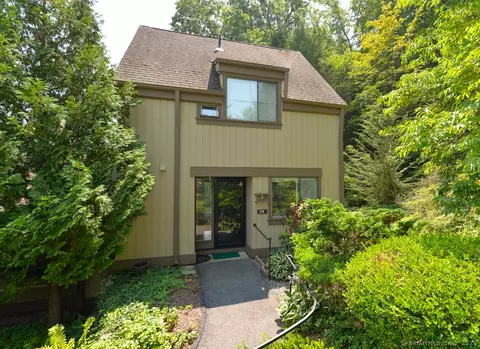 51 Heritage Vlg #B, Southbury, CT 06488