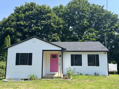 8 Eddy Ct, Oakdale, CT 06370