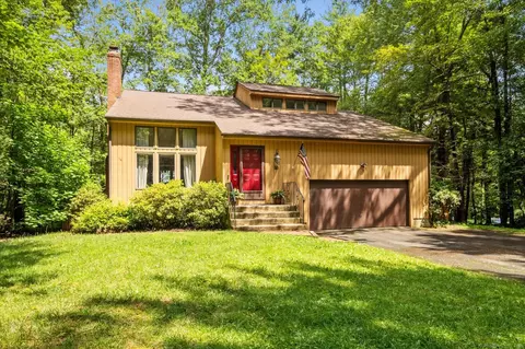 110 Old Canal Way #110, Weatogue, CT 06089