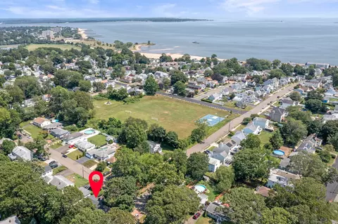 70 Roosevelt Ave, West Haven, CT 06516