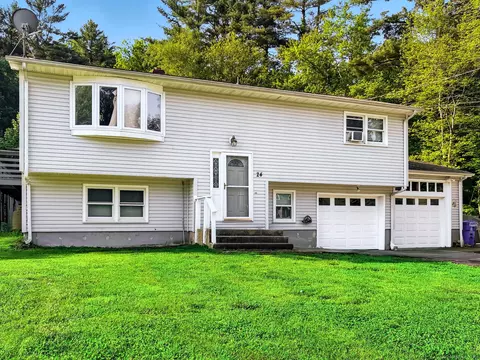 24 Gifford Ln, Bozrah, CT 06334