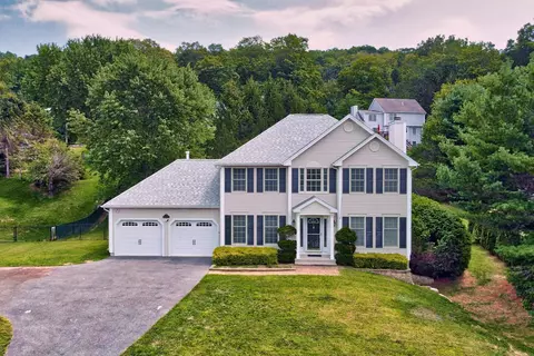 9 Dawns Rd, New Milford, CT 06776