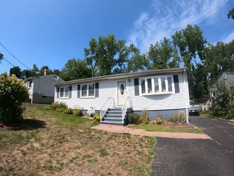 39 Sebec St, Hamden, CT 06517