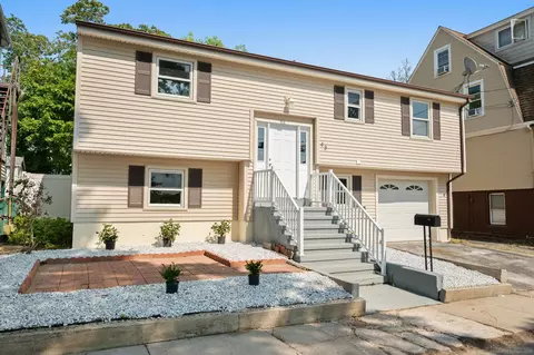 43 Stuart Ave, New London, CT 06320