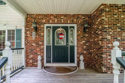 11 Emerald Ridge Ct, Shelton, CT 06484